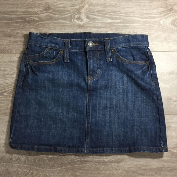 NWOT GAP Denim Jean Mini Skirt Size 4 - Picture 1 of 10